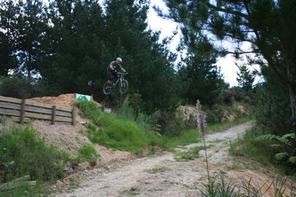 hitting the high line on the road gap. yeah boi!!!
pic courtesy of tim woolford