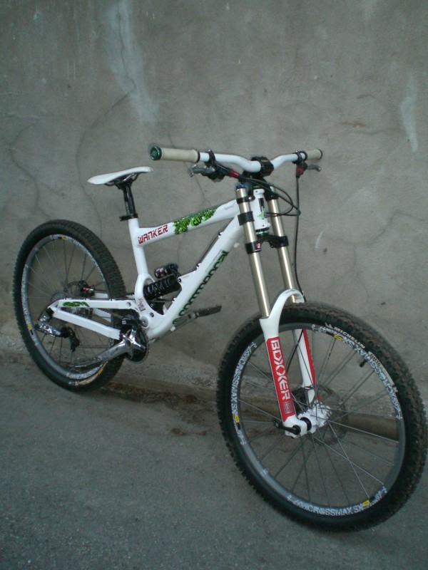 My Commencal Supreme racing 2009 update.