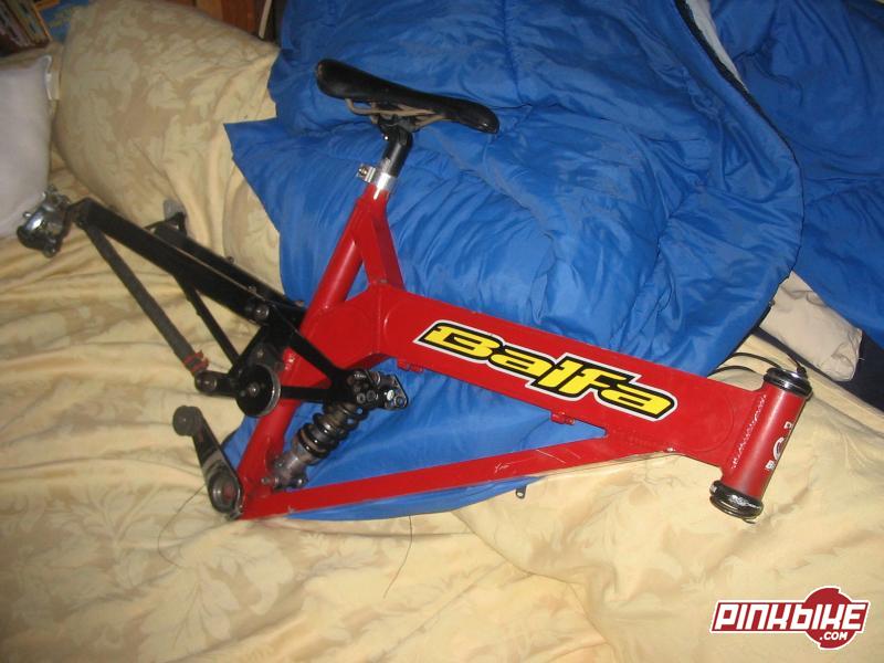 '99 BB7 frame. I just got it last week and its to much frame for me. Although its a 99, it runs greats. It has a great Stratos Helix Pro shock, with rebound, compression, lock out, and air preload adjustment. On top of all that, it comes with a FSA PIG DH PRO. Sealed bearings, the whole works. Comes with a titec PRO seat post. Great shape. Comes with the balfa chainguide, and older titec seat and a Shimano SORA derr.  It will also come with radius disk brakes and one rotar. Amazing deal. It has some scratches and such, but nothing major.