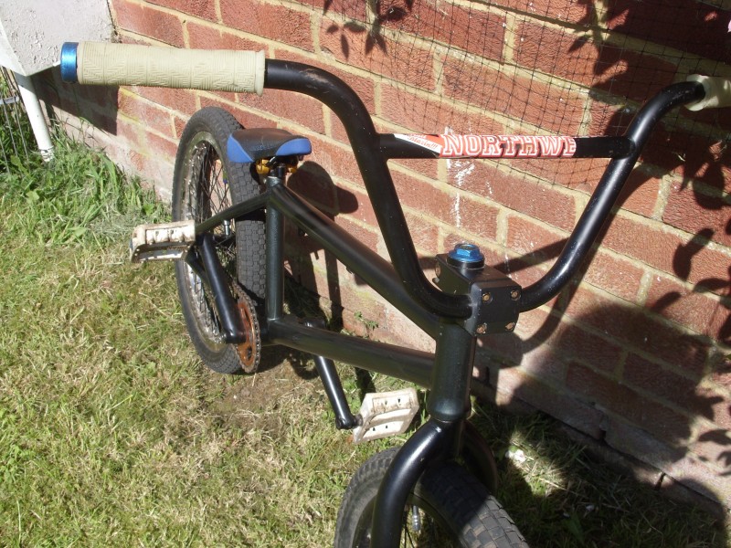 bmx new colour lol looks really black but in the sun its  a sort of ddark green with sparrkles lol