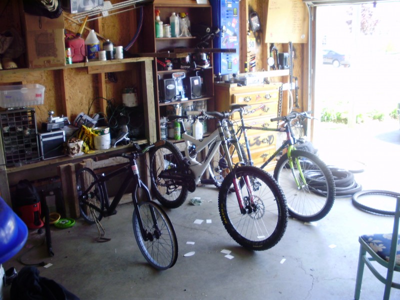 the bikes...new fork on commy soon