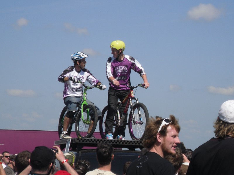Woo two of my favourite riders :) in the animal bike tour show which is awesome! :D
