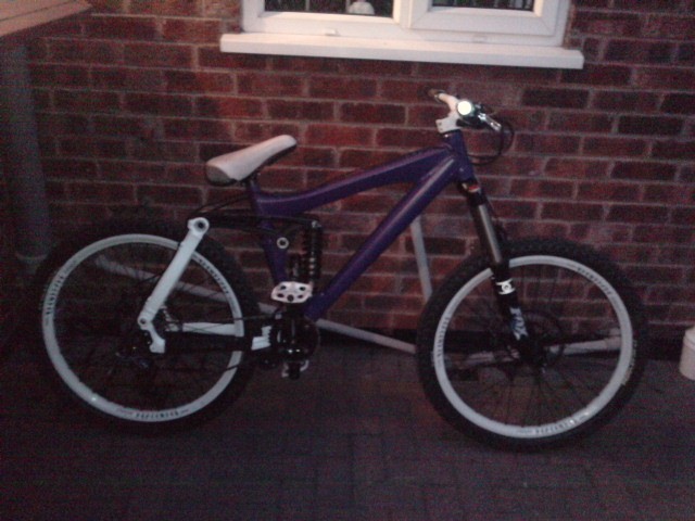 TREK SESSION 77, POWDERCOATED PURPLE AND WHITE WITH ALL NEW BEARING AND BUSH SET, FULLY BUILT UP.