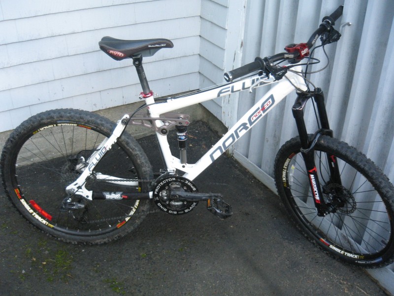 Norco Fluid 2 2006 w/ NS stem, odi grips, Marzocchi AM1 fork, Fox Float factory tuned with rebound.