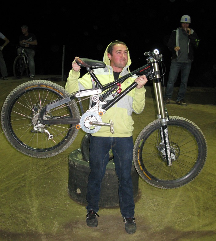 New Josh Bender Bike, Super Monster, Marzocchi Rocco, weight: 30 kg