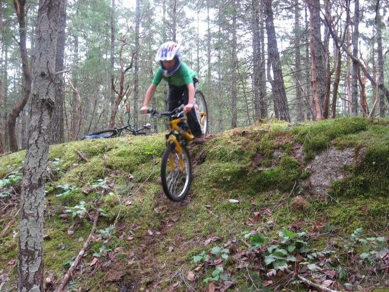 Young Jordo rolling the natural steep.