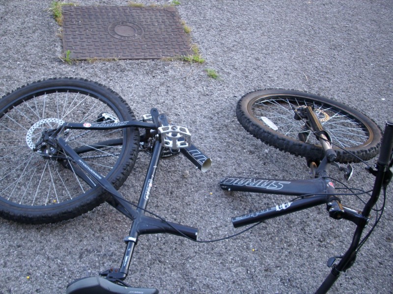 just broke it.....oh well...never try big drops on a cheap bike....