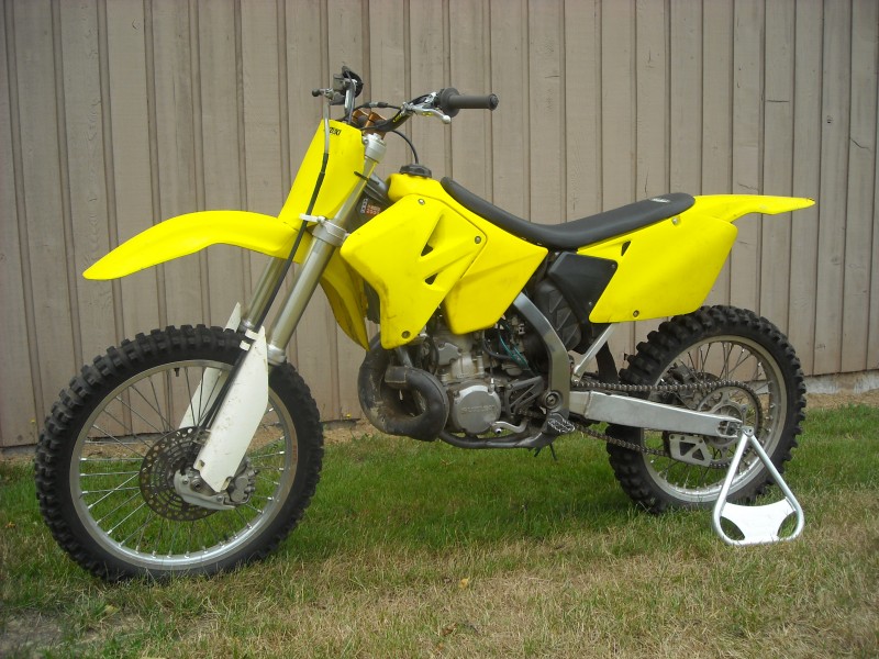 dirtbike with pastranan fmx bars and sunline clamps