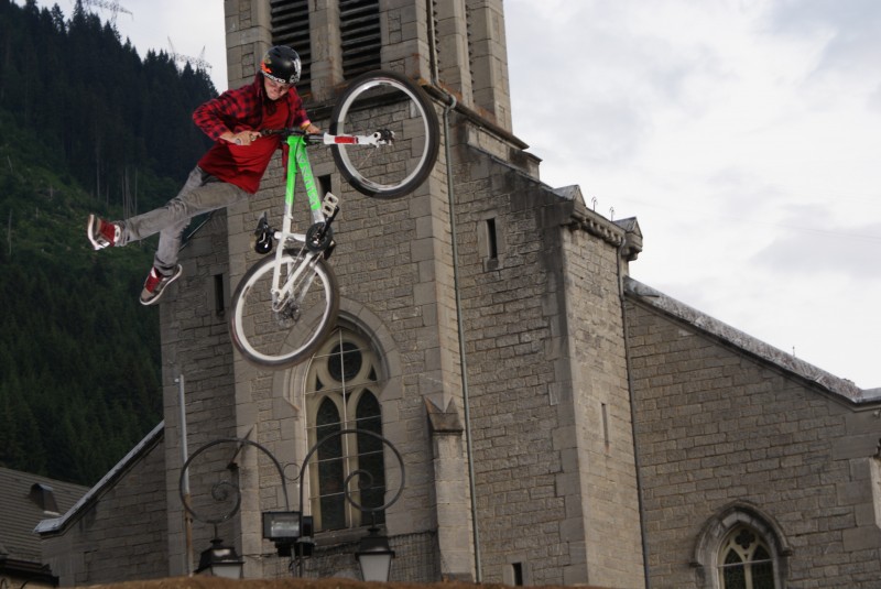 pic from a dirt session in chatel city along the 3 days mountainstyle comp.