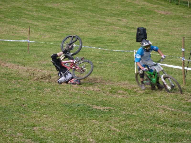 well the picture speaks for it self

his inner tube popped outta his tyre, flipping h
im over the bars