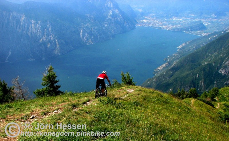 10 days at Lake Garda, and nearly every ride began with a view like that!