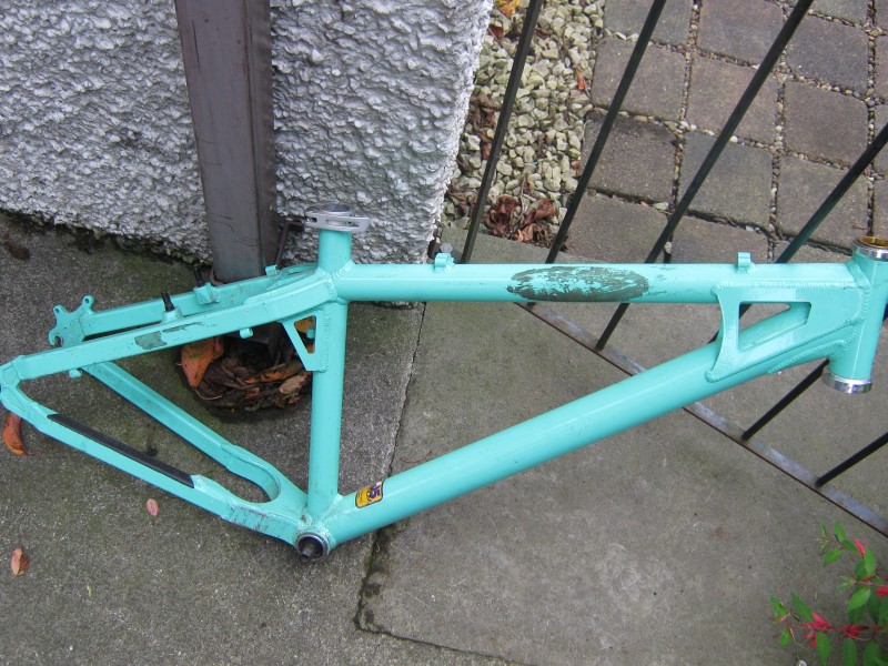 If anybody can tell me what this frame is thats would be great thanks.