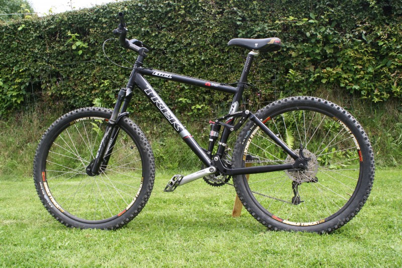 Trek Fuel 70 for sale, rear shock needs to be serviced, comes  with no brakes or grips. £250 - open to offers.