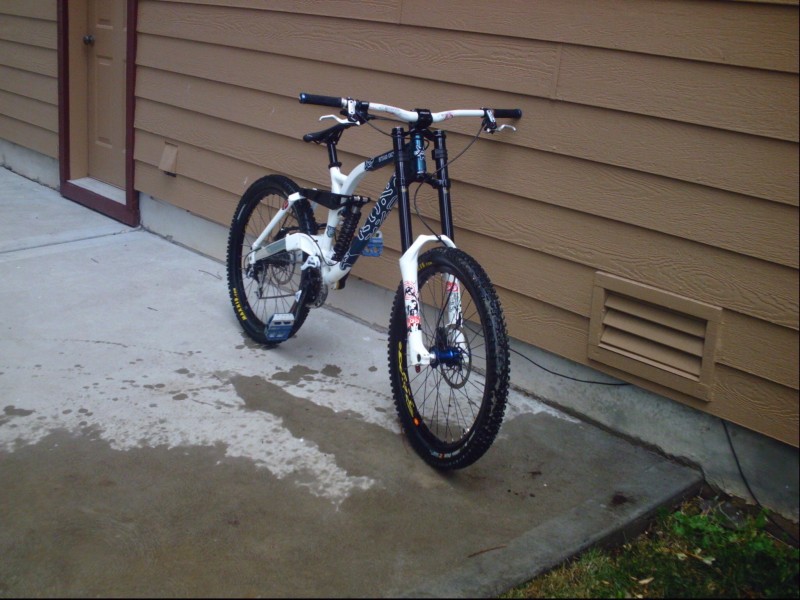 2008 kona stab deluxe size medium for sale...