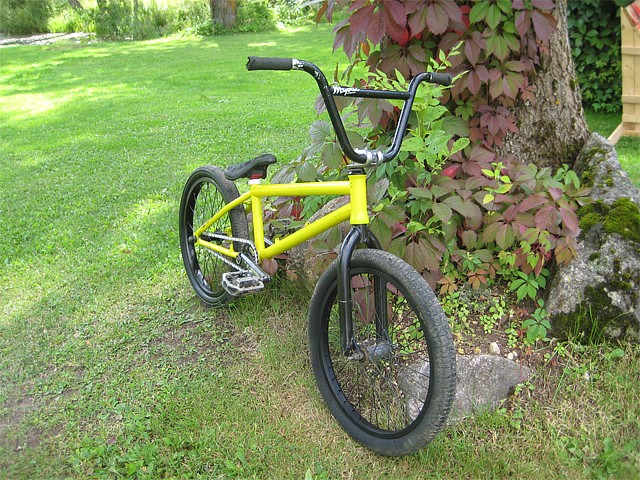 Painted my simpel debut frame to yellow!!!