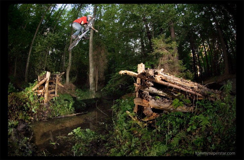 New trail from SouthernCrew. Stream gap.
http://www.tommysuperstar.com