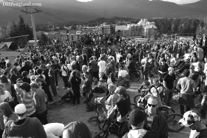 Crowd thickens at the 2009 crankworx slopestyle