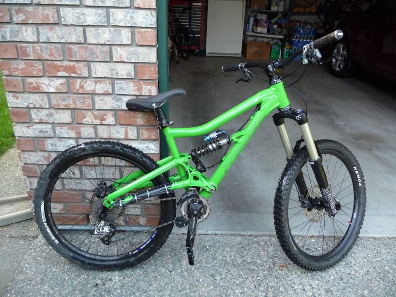 2008 Santa Cruz Bullit, I know the chainguide isn't positioned properly, that was a shop error and I have fixed it since.