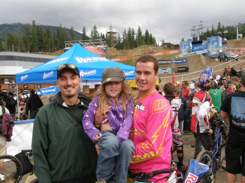 ...me, my daughter and Steve Smith, at Crankworks 2009. I m buying the fork on his bike!!     Awesome