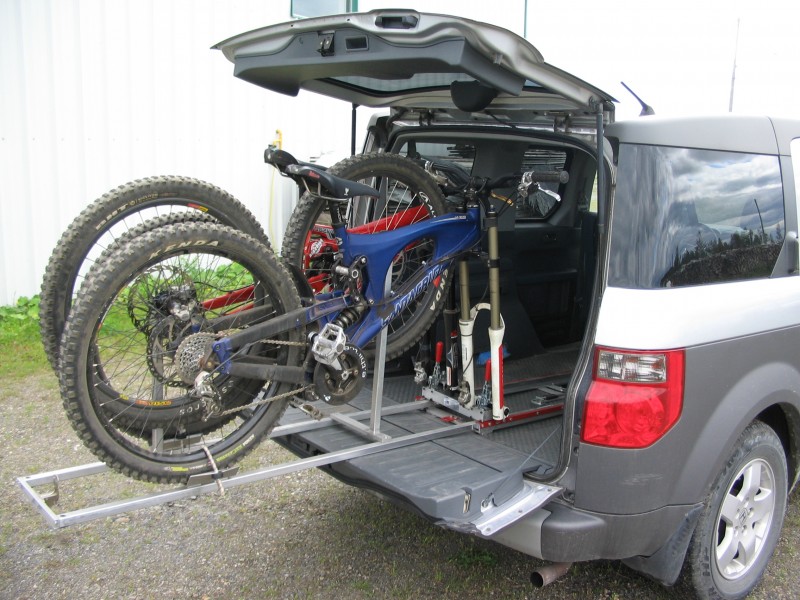 Sqz at Honda Element Tirror Bike Rack in Quebec, Quebec