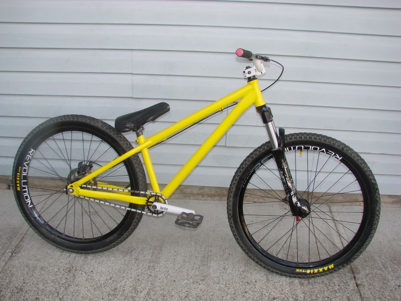 my bike. new breaks cable grips and seat on the way