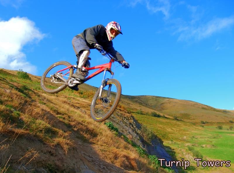 Pics taken by iain of turniptowers.com of the recent uplift at moelfre. Thanks for letting us have these pics!