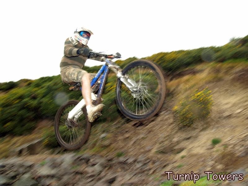 Pics taken by iain of turniptowers.com of the recent uplift at moelfre. Thanks for letting us have these pics!