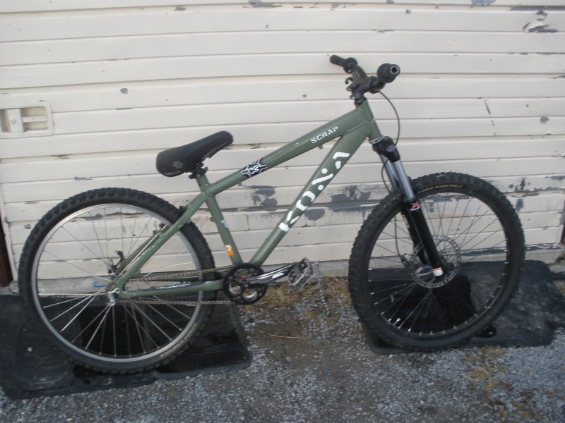 Selling Green Kona Scrap askin 420$ or For Sale