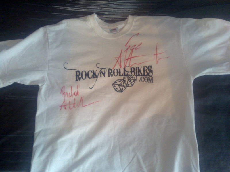 T-shirt i won singed by gee and rach