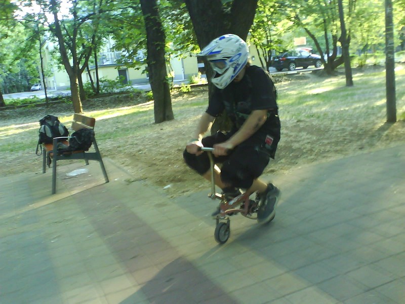 Balázs playing on the little bike in the erzsébet park.
and my pod and fav picture!!!