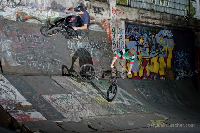 me doing wall ride and marc fotjamwhip 
wisit http://www.benjaminpascher.com/?view=fotos&amp;rubrik=bmx&amp;dir=2  for more