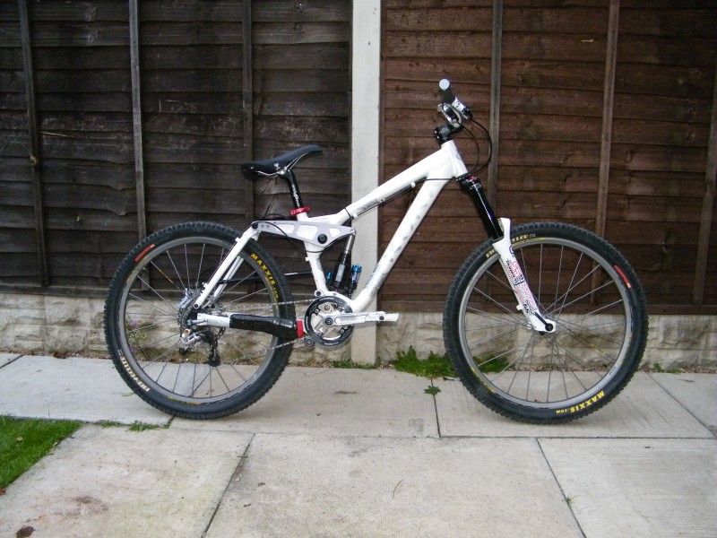 slopestyle stinky...  just needing a front stroker ace, srs+ and new cranks (has a roco on now too)