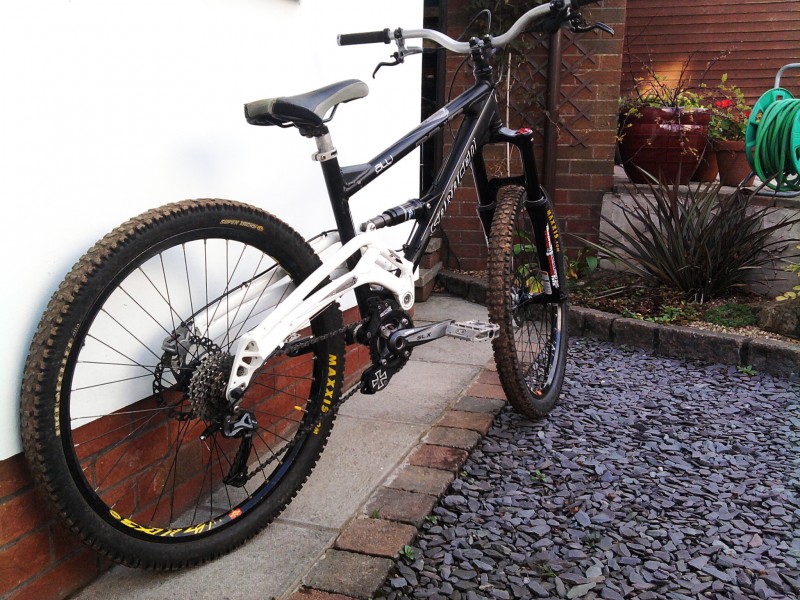 Saracen raw sale dx mountain bike