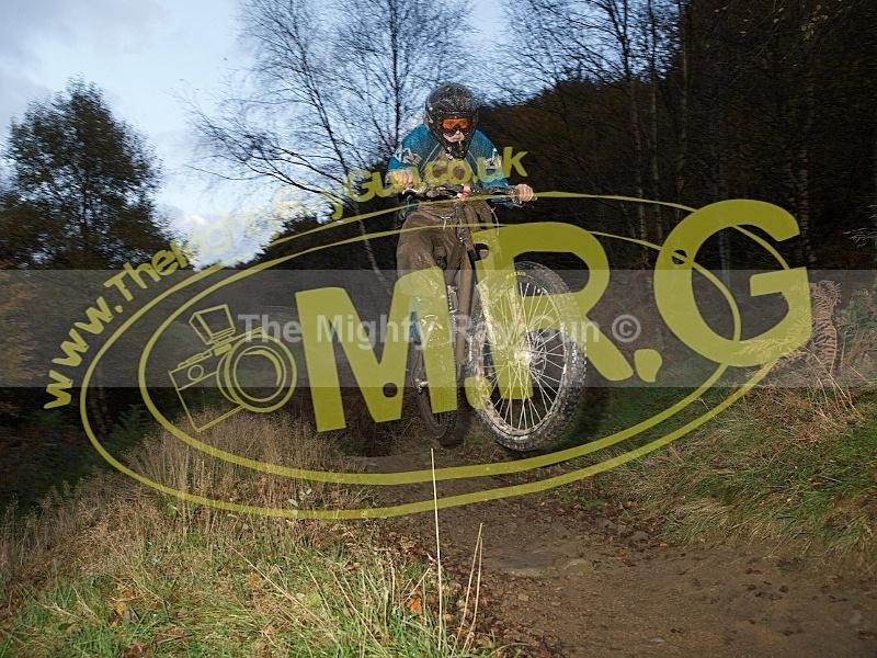 Edd gooning the jump.........
cwmcarn uplift on the 25th of october pictures found at www.themightyraygun.co.uk