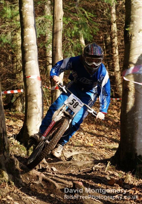 Innerleithen Halloween Mini dh
Pinning it into 2nd place