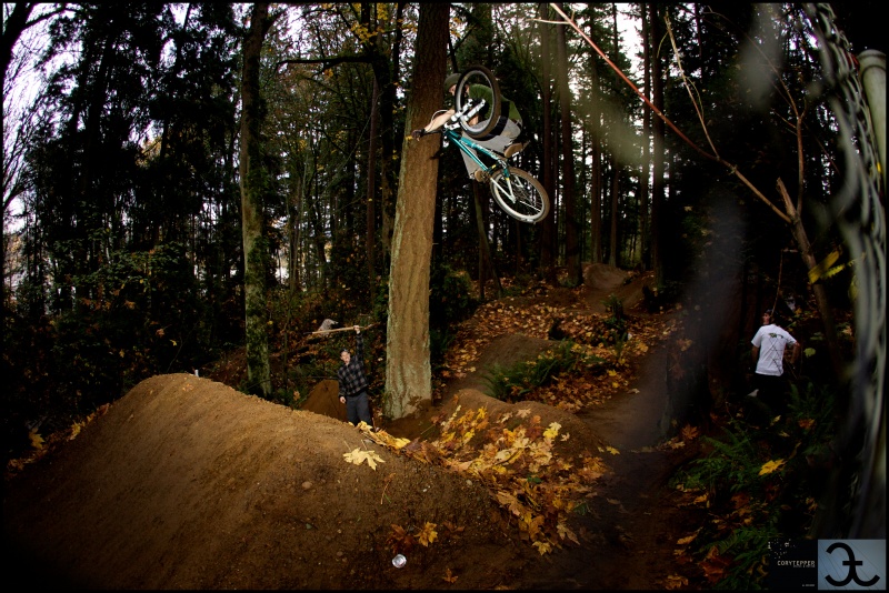 Billy with an invert on his new Diamondback Assault. {corytepper.com}