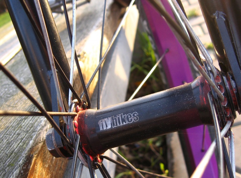 just fresh view on flybikes bolt on hub