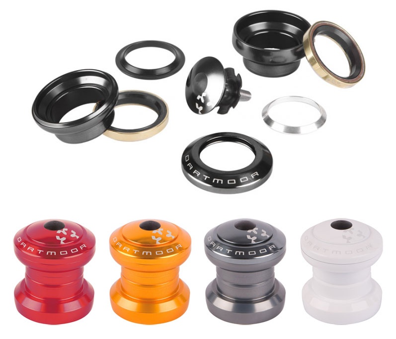 Combat lightweight headsets. Alu 2014 cups/top cover. Sealed bearings with antirust titanium layer. Oversized lower bearing for increased durability. Stack height: 15,4+13,1=28,5 mm. WEIGHT: 95g (without compression device). DARTMOOR-BIKES.COM
