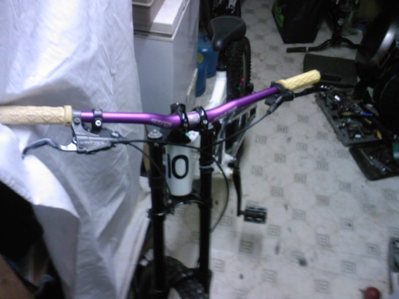 finally got my devinci sorted and fitted my new bars