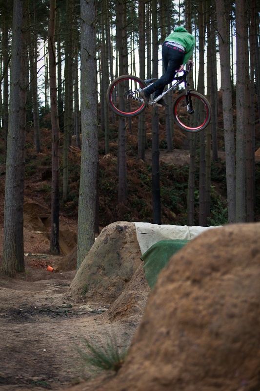 Riding in the off season with Sam Pilgrim - Pinkbike