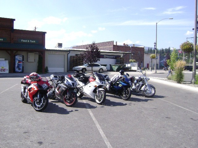 Went for  PNW ride had a group of 50+ riders... this is the pack that left and had a better ride than the rest (well that's what we said) it wasn't for newbs or stunters for sure :)