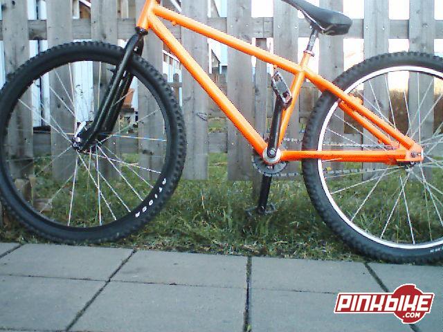 My 24Seven Darkangel v2.
Freshly painted in GLowOrange.
I cant catch the glow effect on pic.

This is my project for this summer.

Totaly Rigid, Brakeless

Pic in the shadow.