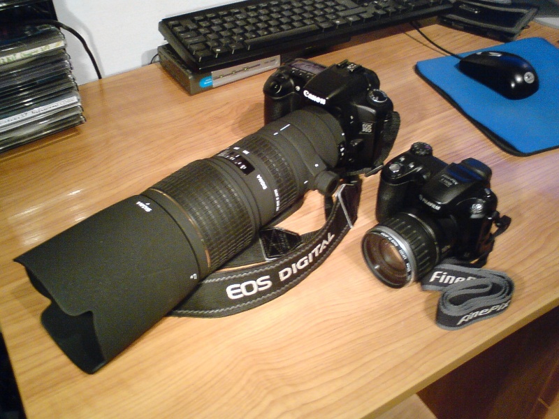 patrik95 kérésére :D

Fuji S5600 vs. Canon EOS 30D with Sigma EX APO 100-300mm F4