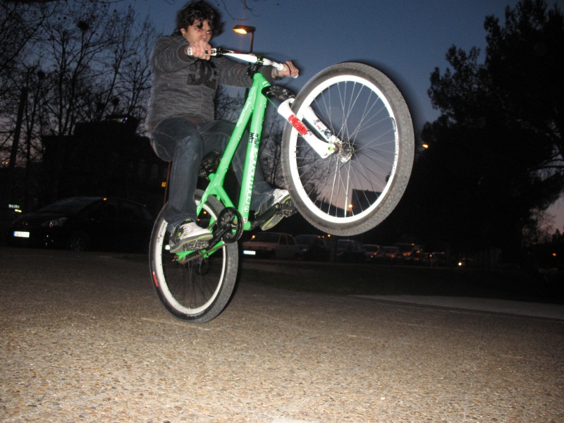 Me doing a manual on my commencal absolut