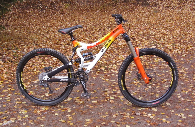 SxTrail with new front end, color matched 2010 Totem Solo Air, Straitline stem and EA70 Monkeybar...
