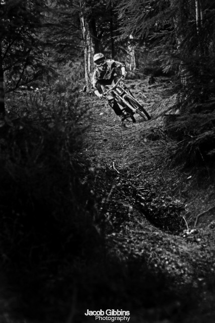 Few photos of Jay Williamson riding out at Tavi woodlands today. nothing MAD but a few nice shots.

www.JacobGibbins.co.uk