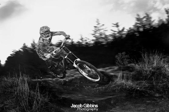 Some photos i have been waiting on the new Dirt mag to come out till i put online as one is in there.

Anyway just some shots of Zak Hurrell from the locals shoot at triscombe.

www.JacobGibbins.co.uk