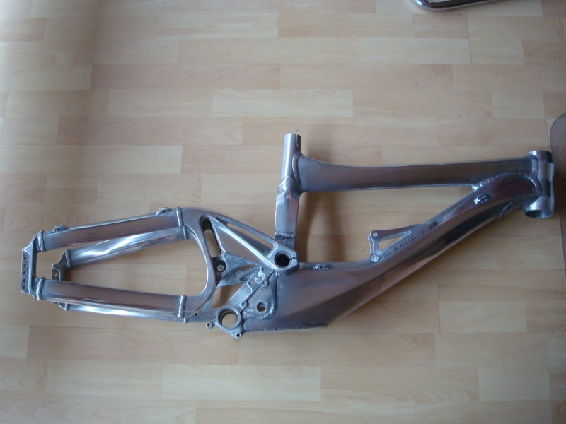 My new Polished session 10 frame,now i need to wait for the linkages&amp;parts that belongs to the frame