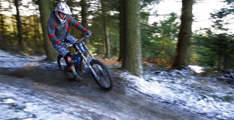 lee speeding the top section in winter conditions. 2nd attempt with my new camera Olympus Pen EP1