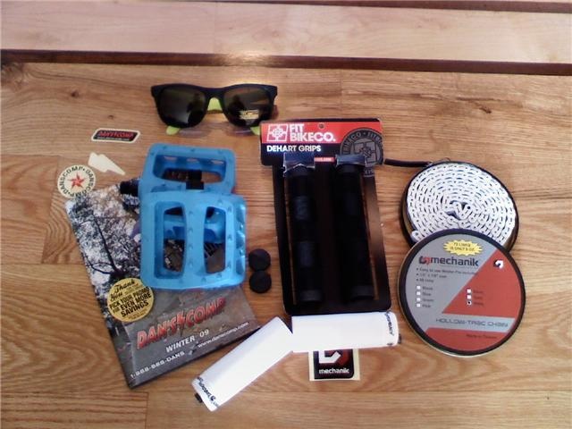 danscomp order, odyssey twisted pc pedals ocean blue, shadow lil ones pegs, mechanik hollow-track chain, fit dehart grips, and kink safty glasses
